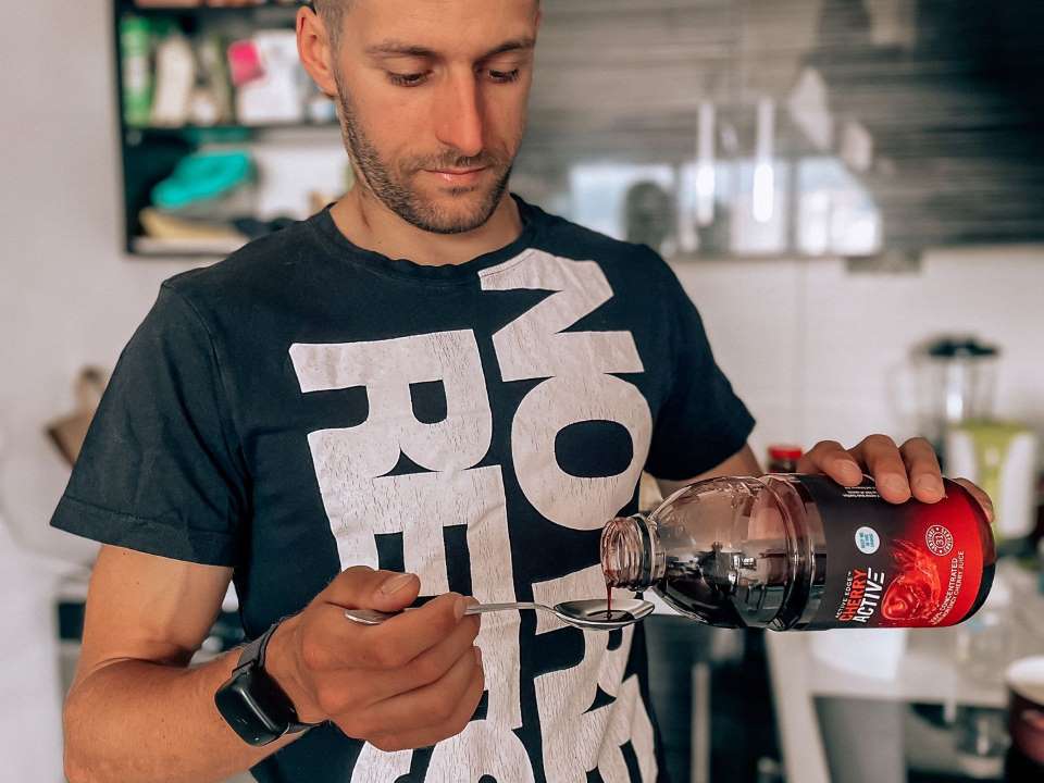 Na co pomaga sok z cierpkiej wiśni?