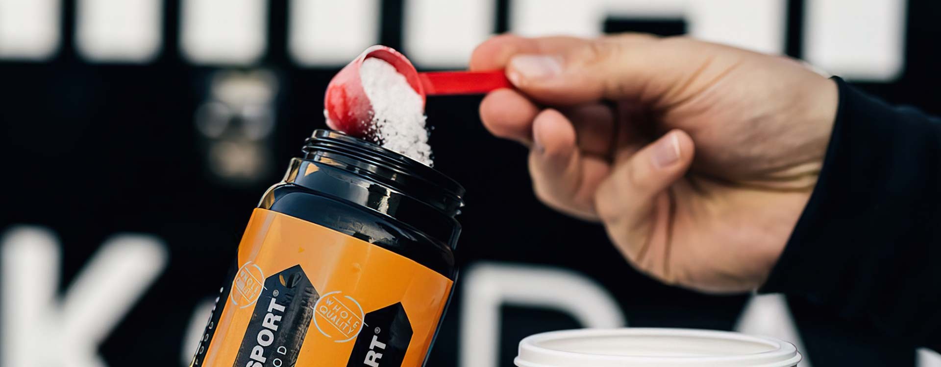 Elektrolity dla sportowców - czy warto pić? Jak uzupełnić braki?