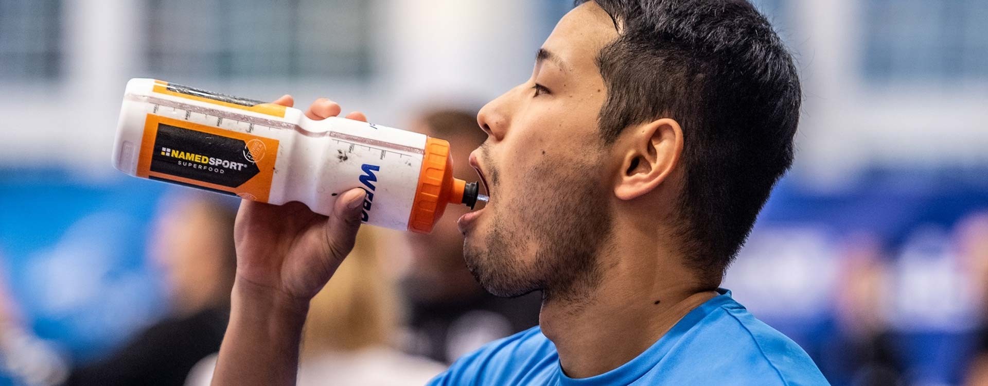 Izotonik – Czym jest? Czy nawadnia lepiej niż woda? Kiedy sięgać po napoje izotoniczne?